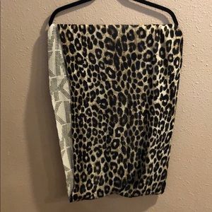 Michael kors infinity scarf